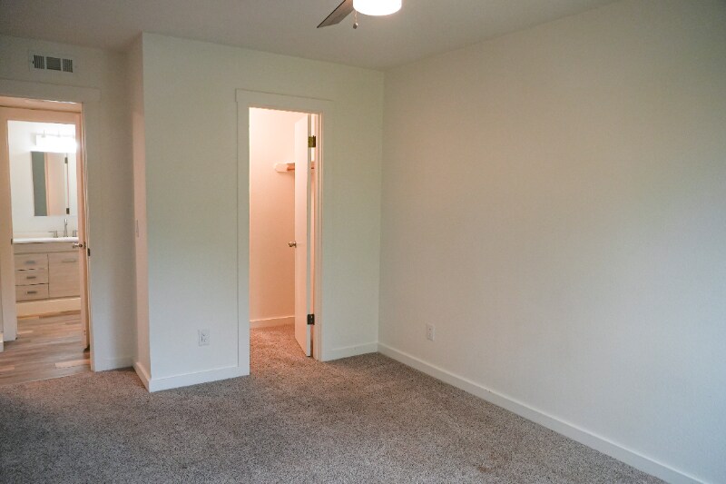 Building Photo - 1234 NE 27th St