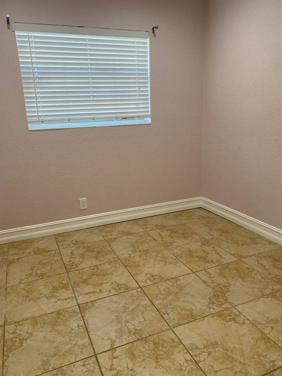 Building Photo - 3436 Housatonic Dr