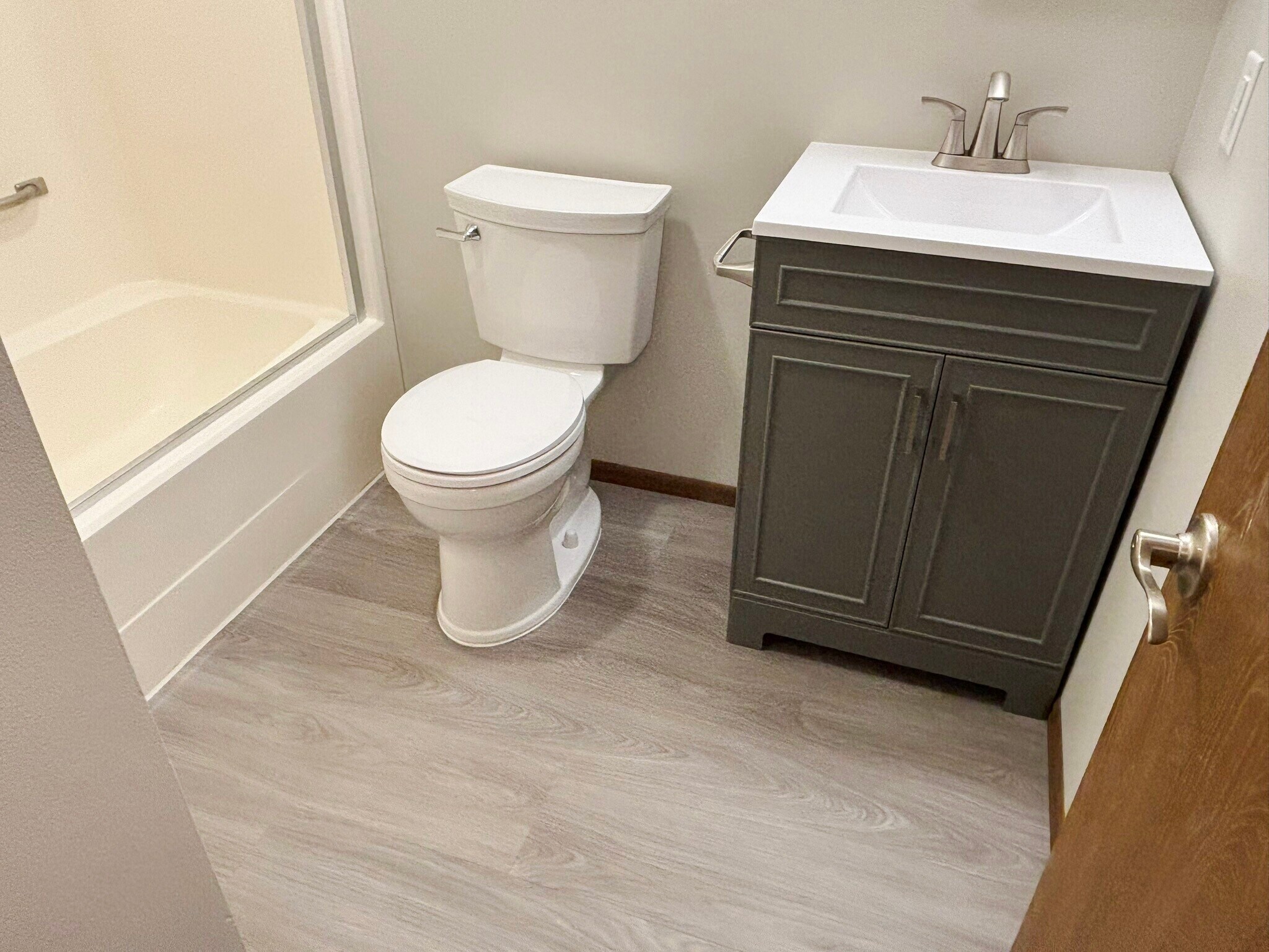 Building Photo - 225 Hillview Ln