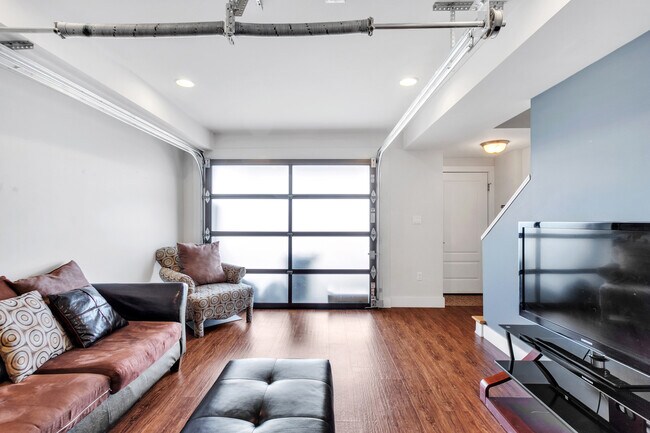 Building Photo - 3433 Ligonier St