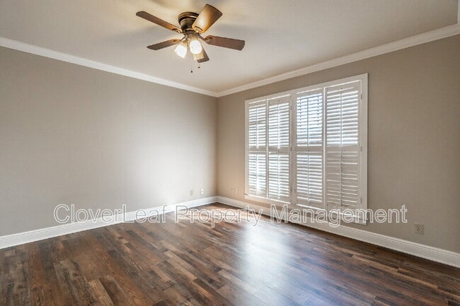 Building Photo - 165 W Rampart Dr