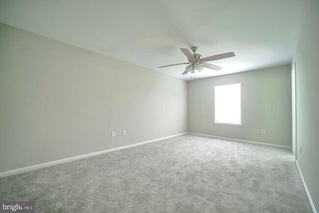 Building Photo - 5702 Cambridge Dr