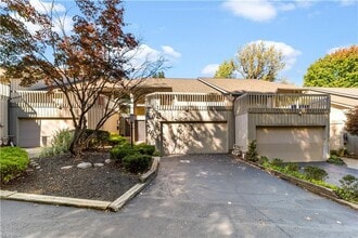 Building Photo - 5761 SOM Center Road