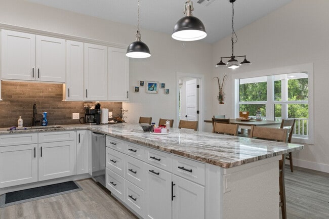 Building Photo - 10358 W Hein Trl