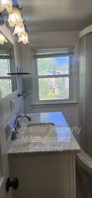 Building Photo - 813 Highland Ave