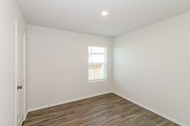 Building Photo - 3029 Wood Lily Dr