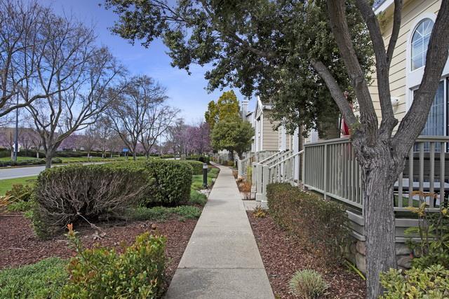 Building Photo - 336 Meridian Dr