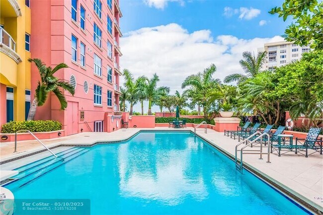 Building Photo - 2110 N Ocean Blvd
