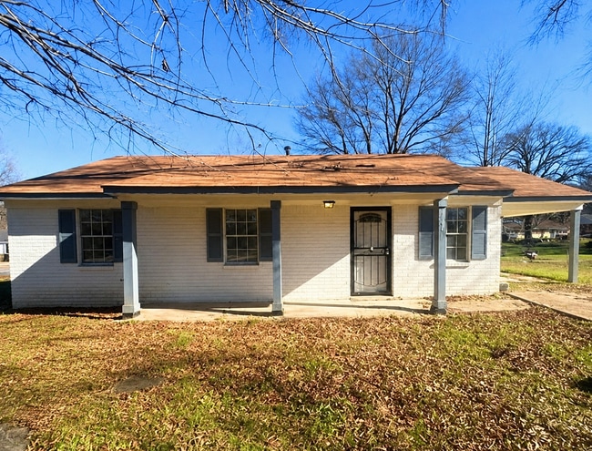 Building Photo - 4264 Double Tree St