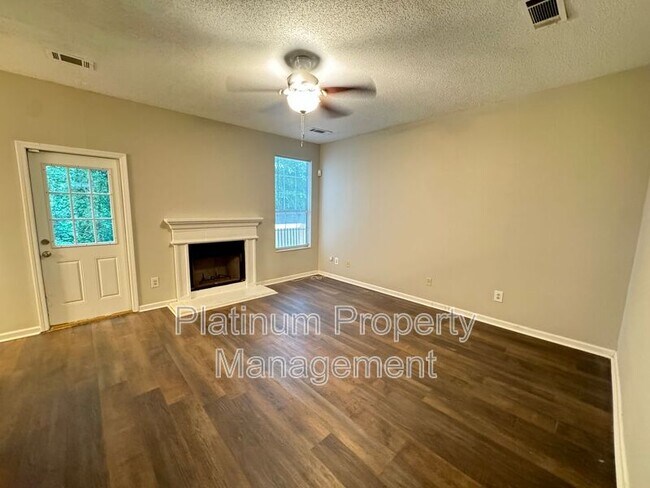 Building Photo - 2262 Charleston Pointe SE