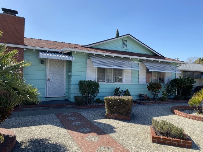 Building Photo - 0166 - MERRY LN