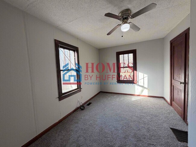 Building Photo - Westside! | Three Bedroom House | Deposit Special