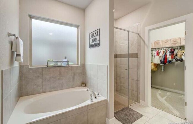 Building Photo - **Your Dream Home Awaits in Gated Ladera!*...