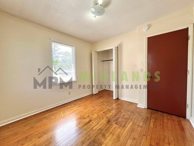 Building Photo - 1205 Faraway Dr