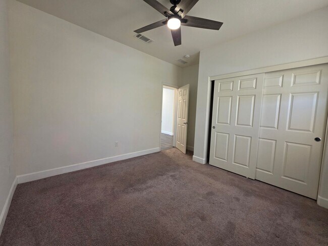Building Photo - Newer 5 Bedroom 4.5 Bathroom in SE Visalia!! Coming soon!!