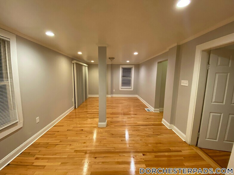 Building Photo - 42 Monadnock St