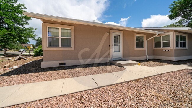 Building Photo - Modern Duplex in Old Colorado City