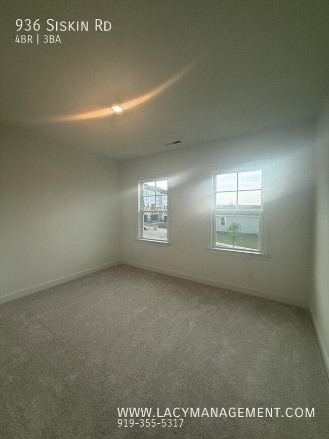 Building Photo - 936 Siskin Rd