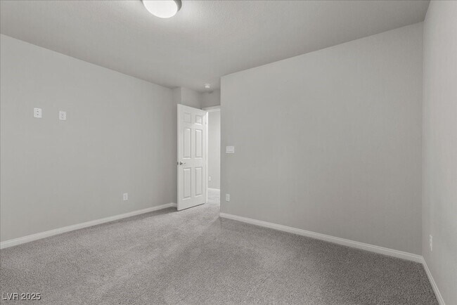 Building Photo - 716 Eros Ct
