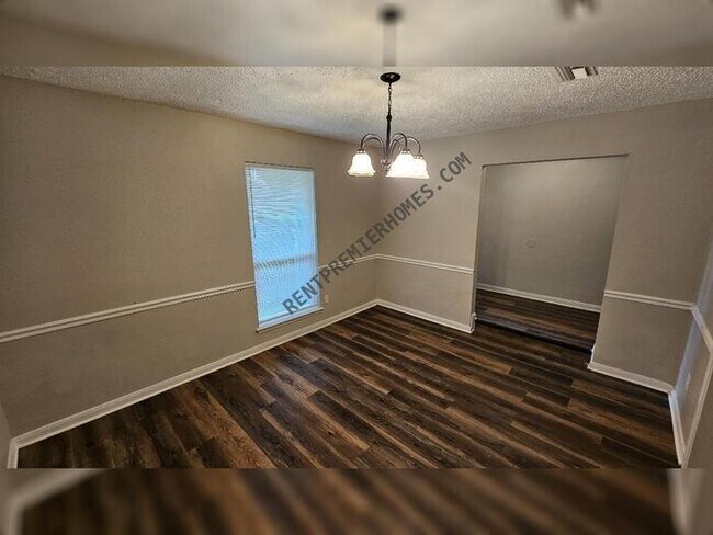 Building Photo - 23915 Spring Fork Dr