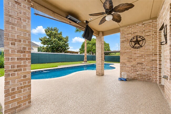 Building Photo - 17415 Elverson Oaks Dr