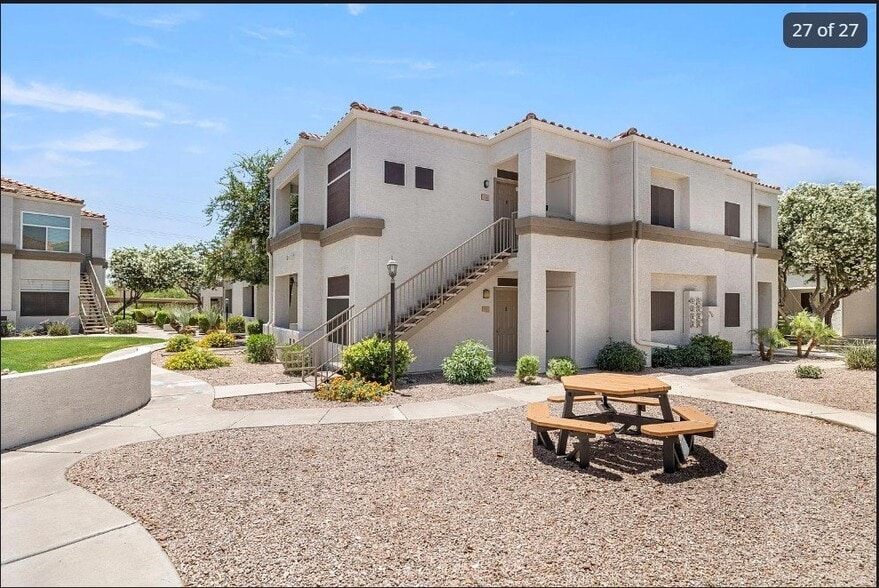 Building Photo - 11375 E Sahuaro Dr