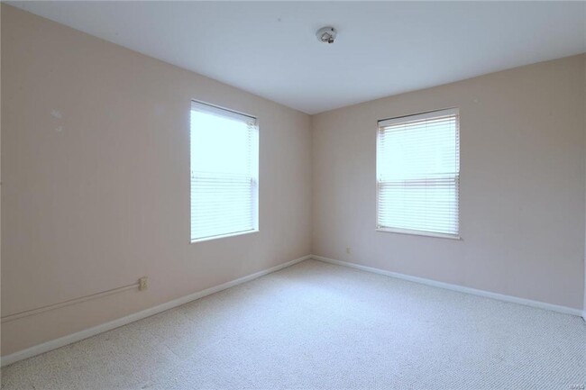 Building Photo - 5561 Waterman Blvd