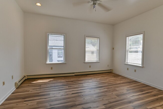 Building Photo - 42 E Locust St