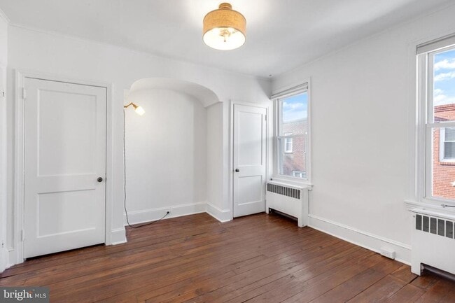 Building Photo - 821 N Bambrey St