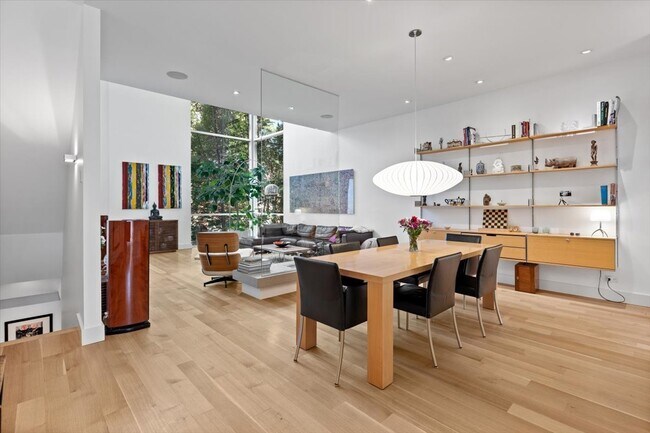 Building Photo - 1823 W Race Ave