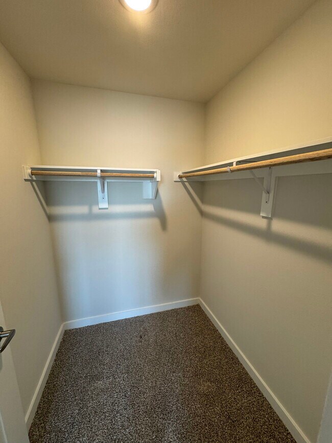 Building Photo - 445 Elevon Pkwy