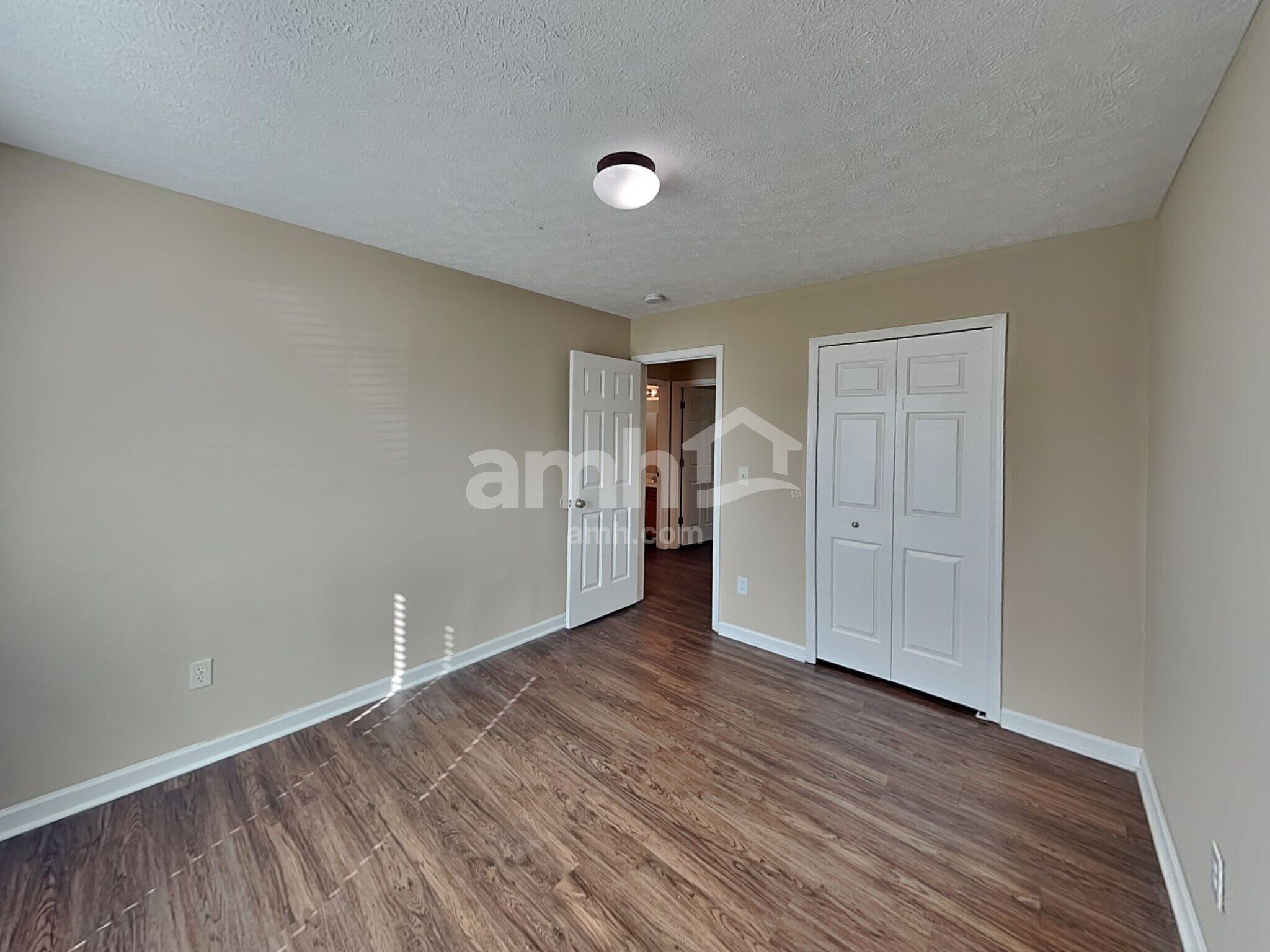 Building Photo - 2517 Kanlow Dr