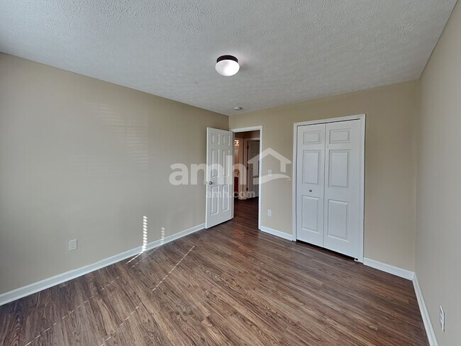 Building Photo - 2517 Kanlow Dr