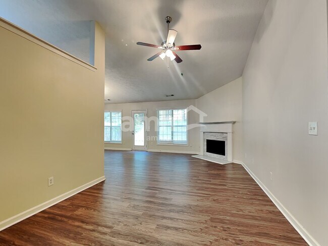 Building Photo - 3670 Sugarbrook Dr