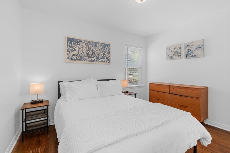 Building Photo - 6563 Julian Ave