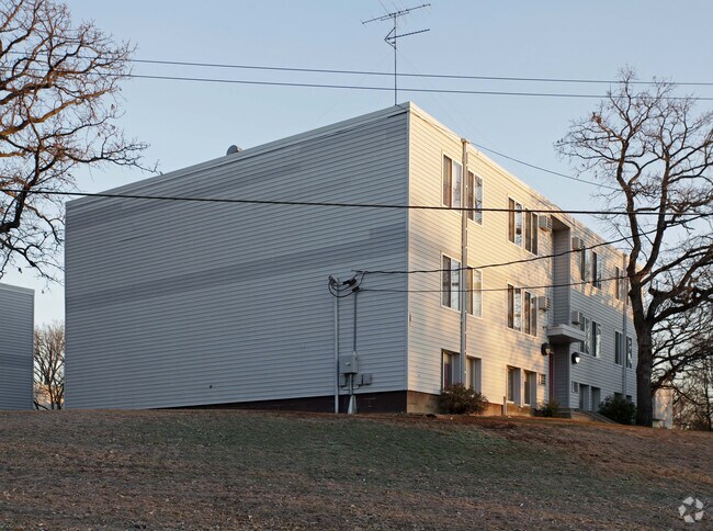 Building Photo - 1530 6th Ave S