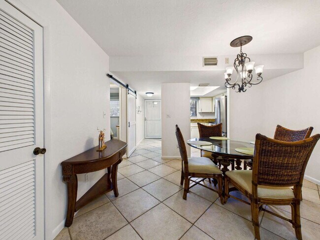 Building Photo - Furnished 2BR/2BA Pine Haven Condo with Preserve View –