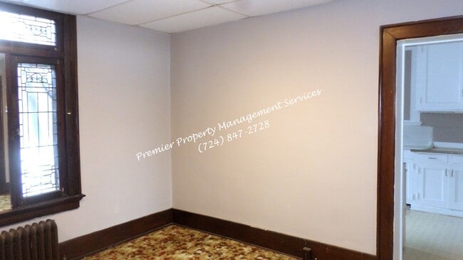Building Photo - 145 E Wallace Ave