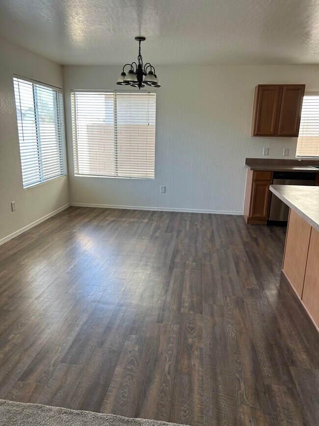 Building Photo - 13435 W Berridge Ln