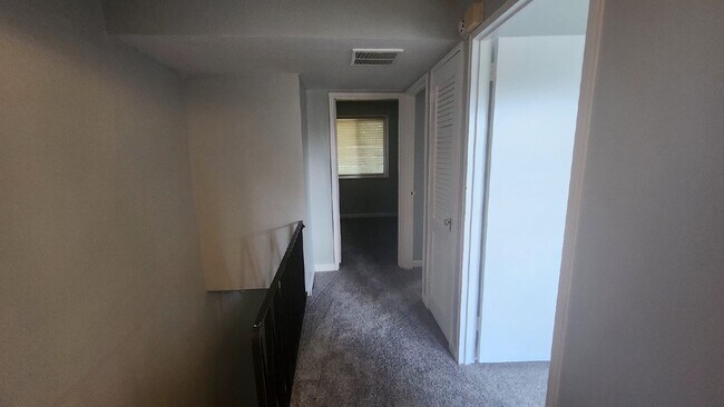 Building Photo - "Charming 3-Bed Home with Modern Amenities in Temple Hills - Ideal Location!"