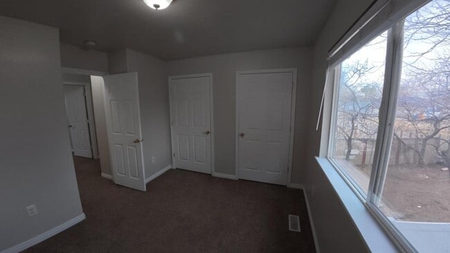 Building Photo - 949 E 1150 S