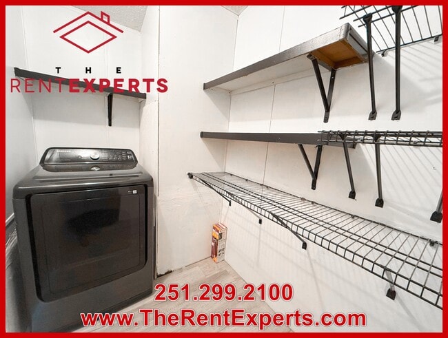 Building Photo - 6360 Mauvilla Dr W