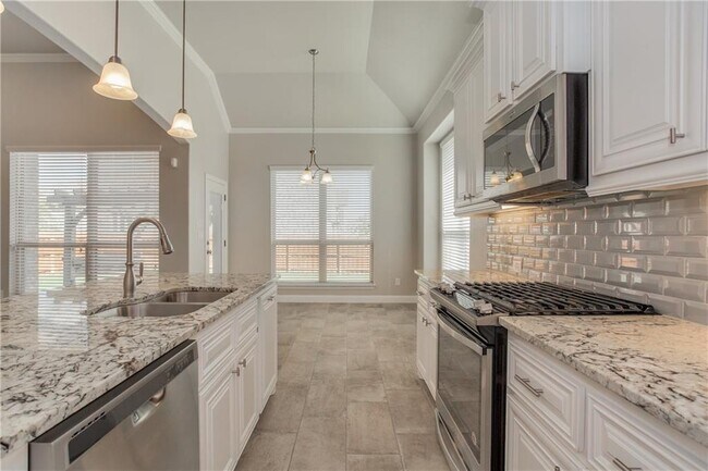Building Photo - 1300 Mustang Brook Ln