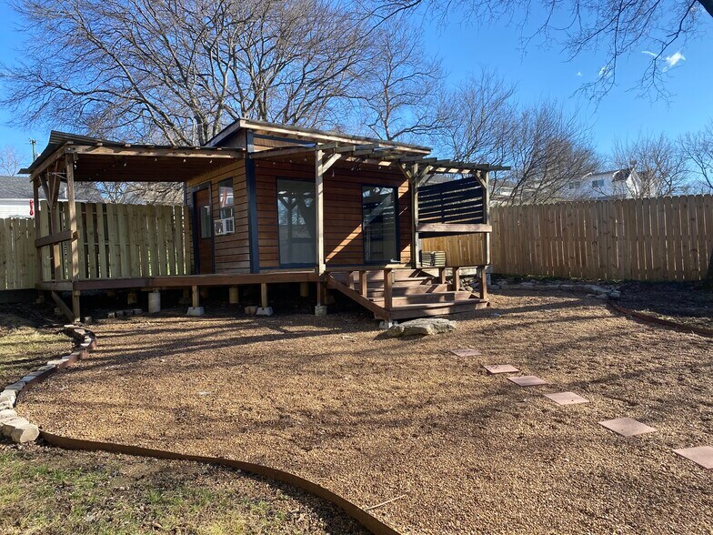 Building Photo - 2629 Pennington Ave