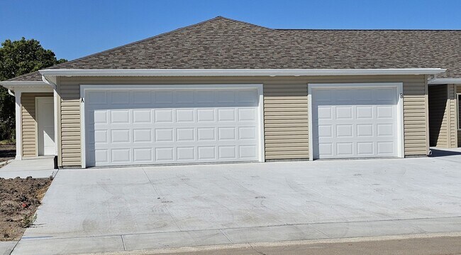 Building Photo - 822 Phoenix Ct