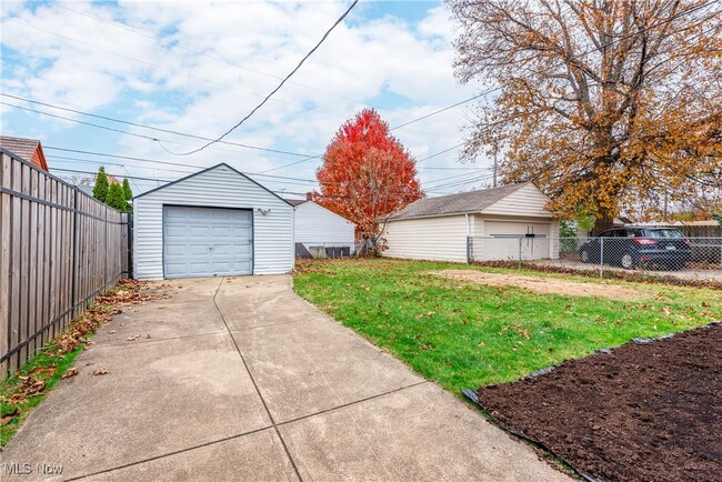 Building Photo - 4514 Redfern Rd