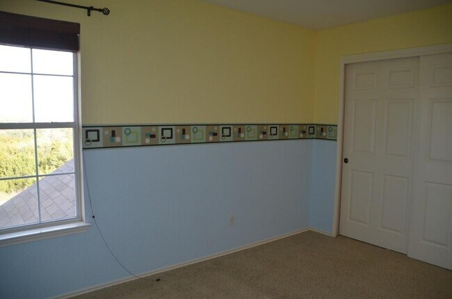 Building Photo - 11201 Dodge Cattle Dr