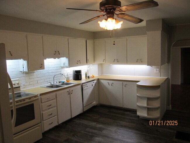 Primary Photo - 517 Union St