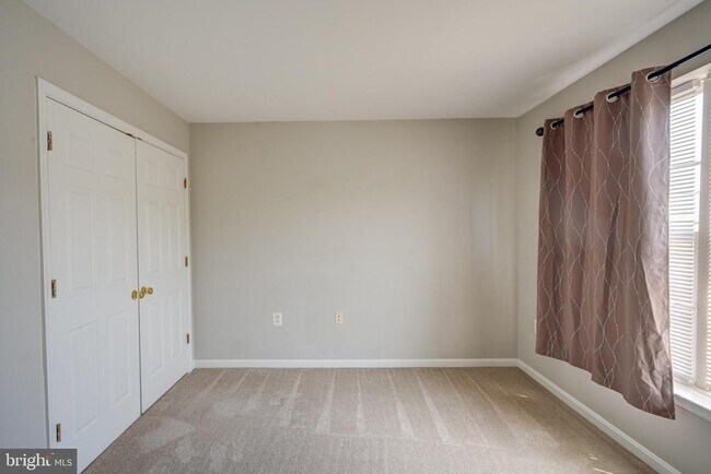 Building Photo - 4624 Kings Mill Way