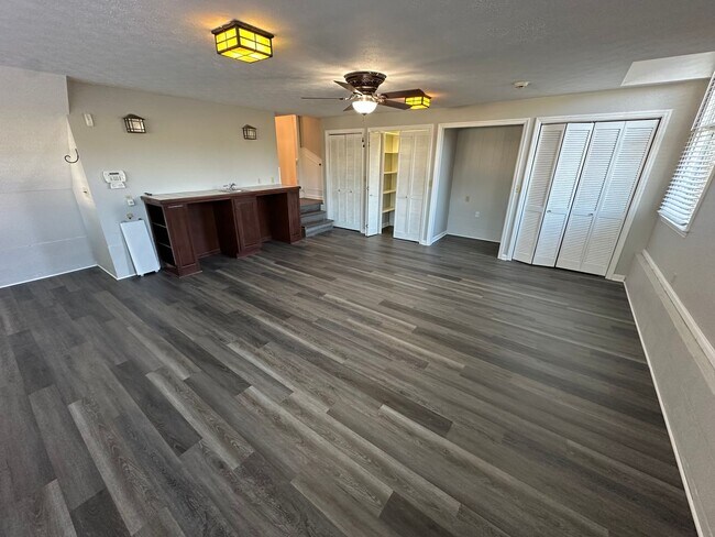 Building Photo - FOR LEASE - 4 Bed, 4 Bath, 5000sqft, 1.5 a...